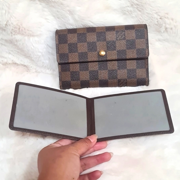 EUC Auth LV Damier Trifold wallet with insert. - Picture 2 of 15